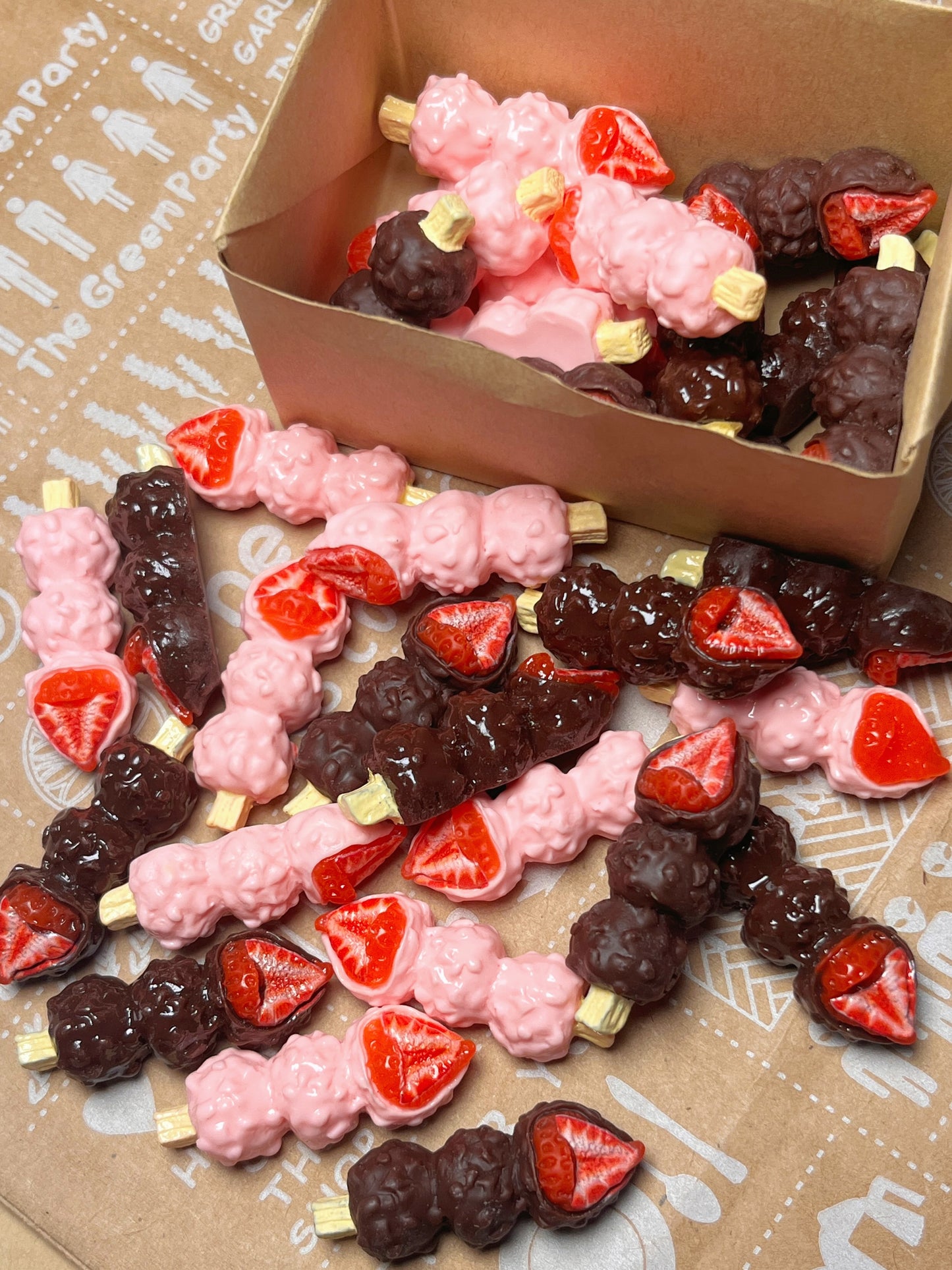 Strawberry Chocolate Skewers - WOWO STUDIO